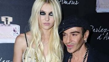 Taylor Momsen, noua muza a lui John Galliano