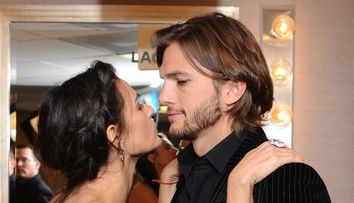 Demi Moore si Ashton Kutcher, oficial divortati. Anuntul a fost facut in urma cu cateva ore