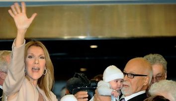 Celine Dion si-a aratat gemenii de patru luni la cazinou in Las Vegas! FOTO