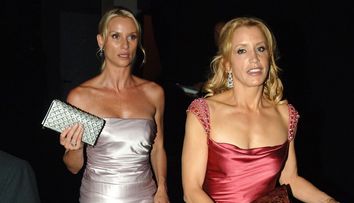 Răfuială între neveste disperate. Ce spune Nicollette Sheridan depre arestarea lui Felicity Huffman