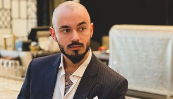 Victor Dorobanțu, „Thing” din serialul „Wednesday”, a refuzat inițial rolul: „Haide, mă...”