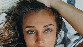 Lora, surpriză pentru fani, când a atins 1,3 milioane de urmăritori pe Instagram: s-a fotografiat topless