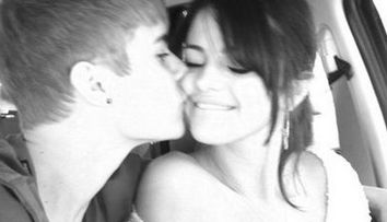 Justin Bieber e un romantic incurabil! Afla ce surpriza i-a mai facut de data asta iubitei sale