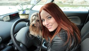Laura Cosoi are un frate mai mic care-i seamana foarte bine. Ce fotografii cu familia sa a publicat vedeta