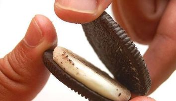 N-au crezut ca biscuitii lor preferati au de doua ori mai multa crema, cum spune reclama. Ce au aflat cand au facut calculul