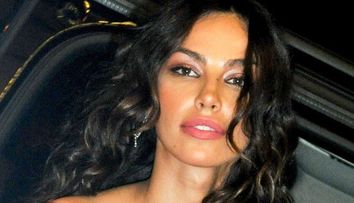 Madalina Ghenea, in bratele lui Jude Law. Actorul britanic a fost filmat dezbracat in compania romancei