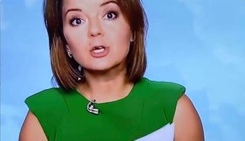 Moment jenant la tv: unei prezentatoare i-a căzut dintele în direct! Care a fost reacția acesteia