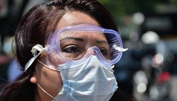 Ne ajută ochelarii împotriva coronavirusului? Răspunsul specialiștilor