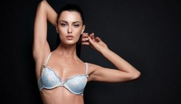 Catrinel Menghia, la cratita: 