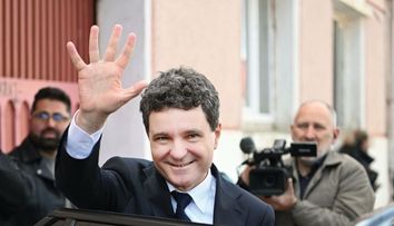 Nicușor Dan a publicat lista cu persoanele care i-au dat bani în campania electorală. Numele celor cinci care i-au donat sume uriașe