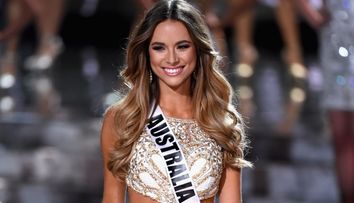 Dovada de curaj a participantelor la Miss Universe. S-au fotografiat nemachiate si au publicat imaginile pe internet