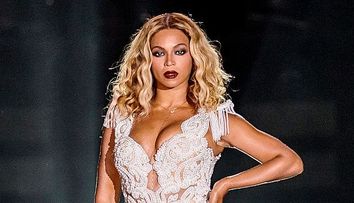 Beyonce a sarit de pe o cladire din Noua Zeelanda. Imaginile pe care fanii ei le-au privit cu sufletul la gura