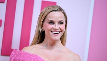„Blonda de la Drept” pare că nu a îmbătrânit o zi! Reese Witherspoon, pe covorul roșu alături de bărbatul cu care și-a refăcut viața după divorț! Cine e și cum arată miliardarul neamț de 58 de ani