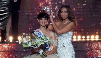 Mare scandal la competiția Miss Franța, după ce jurații au ales câștigătoarea. Francezii, suparăți foc că e tunsă scurt