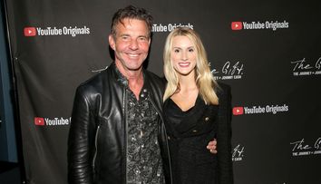 Dennis Quaid și Laura Savoie s-au căsătorit în secret. Cum au arătat cei doi îndrăgostiți în ziua nunții