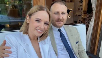 Andreea Marin a confirmat despărțirea de Adrian Brâncoveanu. Cine a luat decizia de a pune punct, după opt ani de relație: „M-am implicat profund”