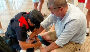 Un jandarm român aflat în concediul în Spania a prins un fugar pe aeroportul din Barcelona