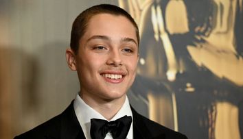 O nouă lovitură pentru Brad Pitt în scandalul cu Angelina Jolie. Decizia luată de Knox, fiul lor, înainte de a face 18 ani: „Jolie rămâne, Pitt dispare”