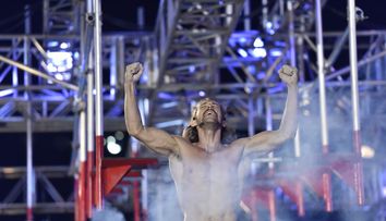EXCLUSIV Primul american care a trecut probele la Ninja Warrior ne spune cum a castigat premiul de un milion de dolari