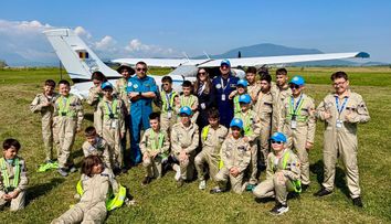 Ce se întâmplă într-o tabără unde copiii schimbă TikTok-ul pe manșa unui avion. George Rotaru, director General Aeroclubul României: „Mulți se întorc și vor să devină piloți