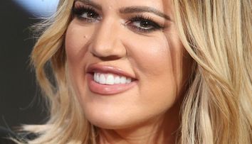 Cum arata Khloe Kardashian la o luna de la nastere. Vedeta a aparut intr-o tinuta sumara in sala de fitness