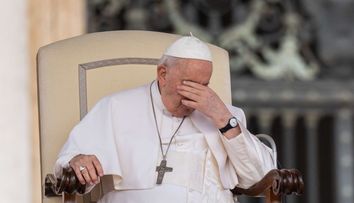 Papa Francisc a lăsat de înțeles că, după 1000 de ani, relațiile intime nu mai sunt interzise pentru preoții catolici