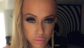O noua zi, o noua aparitie provocatoare. Anda Adam, senzuala si sexy intr-o tinuta care a impresionat pe toata lumea