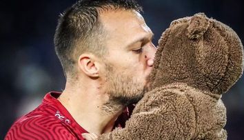 Soția și fiica lui Vasile Mogoș, cei mai mari susținători ai lui la Euro 2024. Cât de simpatică este micuța Amira