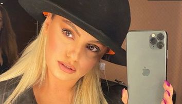Alexandra Stan și-a surprins din nou fanii: a postat pe story o fotografie în care e goală