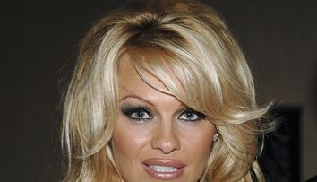 Pamela Anderson s-a despărțit de al patrulea soț, după doar 12 zile! Care este motivul