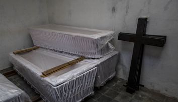 Cazul socant al detinutului care s-a trezit la viata dupa ce a fost declarat mort de 2 doctori si 1 judecator!