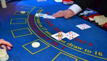5 motive pentru care românii iubesc blackjack-ul (P)