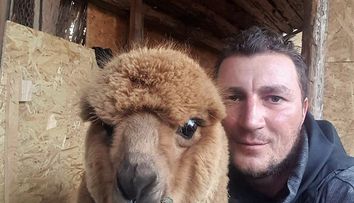 Polițistul Marian Godină, despre animalul său de companie neobișnuit: „Mă bucură prezența lui Pablo”