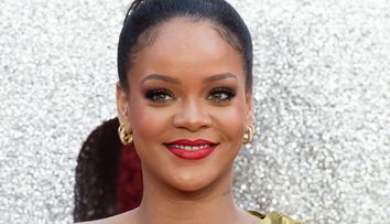 Rihanna a întregistrat aproximativ 500 de melodii pentru cele două albume pe care le va lansa
