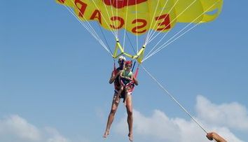 Roxana Ciuhulescu a facut sporturi extreme alaturi de fiica ei de numai 3 ani. Vezi GALERIA FOTO!