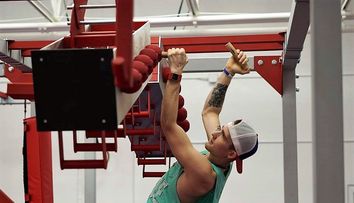 Toti vor premiul de un milion de dolari. In SUA, pustii iau cursuri in privat pentru a concura la Ninja Warrior