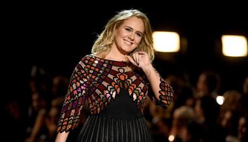 Adele, în aceeași rochie pe care a purtat-o în 2016. Cum arată cântăreața după ce a slăbit 40 de kilograme