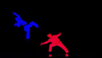 Au intrat pe scena si au asteptat sa se stinga luminile. Ce s-a intamplat apoi e fascinant - VIDEO