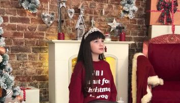 VIDEO Maia Mălăncuș lansează un cover după piesa lui Mariah Carey – All I Want For Christmas Is You