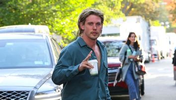 Are 33 de ani și se numără printre cei mai râvniți burlaci de la Hollywood. În trecut s-a iubit cu fiica lui Cindy Crawford, iar acum i-a căzut cu troc o actriță consacrată, cu trei ani mai mare decât el