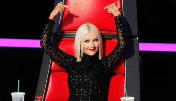 Christina Aguilera, aceeasi tinuta, doua siluete diferite. Cum arata antrenoarea de la 