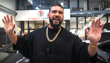 Dorian Popa bagă adânc mâna în buzunar pentru iubita sa. Artistul a plătit mii de euro pentru un singur cadou, dar este convins că o va face extrem de fericită: „Avem un super proiect”