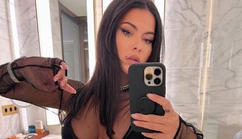 Inna, definiția senzualității într-o ținută transparentă. Cum s-a afișat la o piscină din Beverly Hills