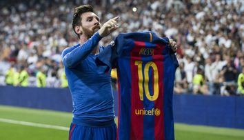 Cat poarta Messi la ghete, desi are doar 1,70m! Ronaldo poarta mai putin, desi e cu 17cm mai inalt