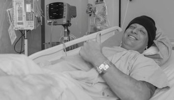 A crezut ca va muri asteptand un transplant de rinichi. Ce s-a intamplat cu acest barbat dupa ce a participat bolnav la cea mai dura cursa cu obstacole 