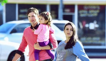 Mila Kunis si Ashton Kutcher au devenit parinti pentru a doua oara. Ce nume inedit au ales pentru baietel