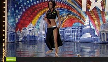 Haide la dans, pe balans, numarul lui CAMI e plin de haz. A venit la