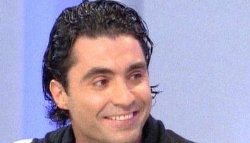 Cum se distreaza Maria, fetita lui Pepe alaturi de tatal ei. Cu cine ti se pare ca seamana mai mult