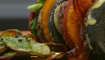 ARENA BUCĂTARILOR: Platou cu burgeri multicolori și cartofi cu pesto