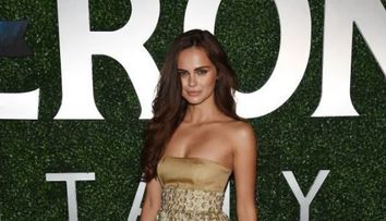 Le-a depasit pe surorile Kardashian la capitolul incaltaminte. Xenia Deli are cele mai sexy perechi de pantofi